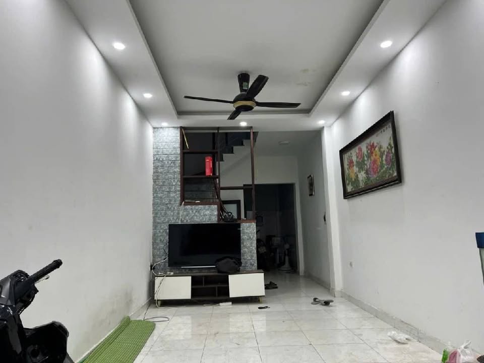 Nhà phố Tây Hồ 43m² giá 8.3 tỷ - Gần Công viên sông Hồng!