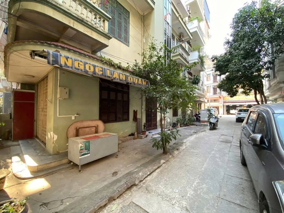 Nhà FrontHouse đường Nguyễn Xiển 48m² giá 23 tỷ - Lô góc 3 mặt thoáng!