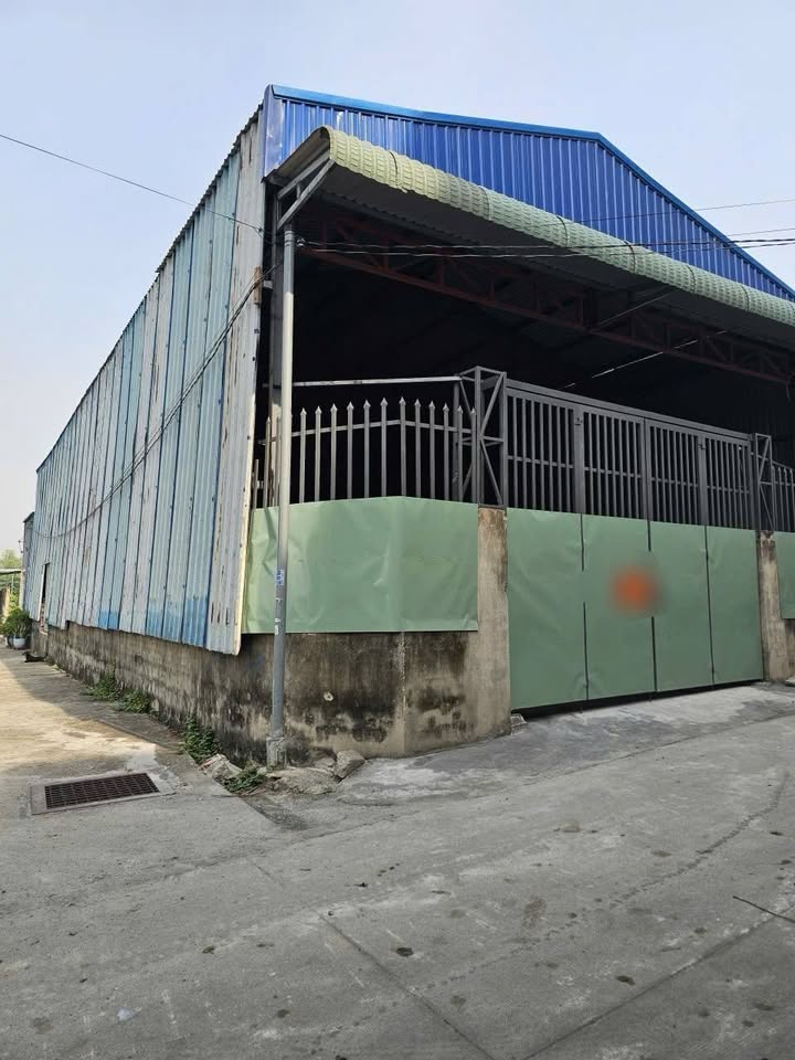 Kho cho thuê đường xe tải Hưng Định 300m² giá 15 triệu - Địa điểm lý tưởng cho kinh doanh!