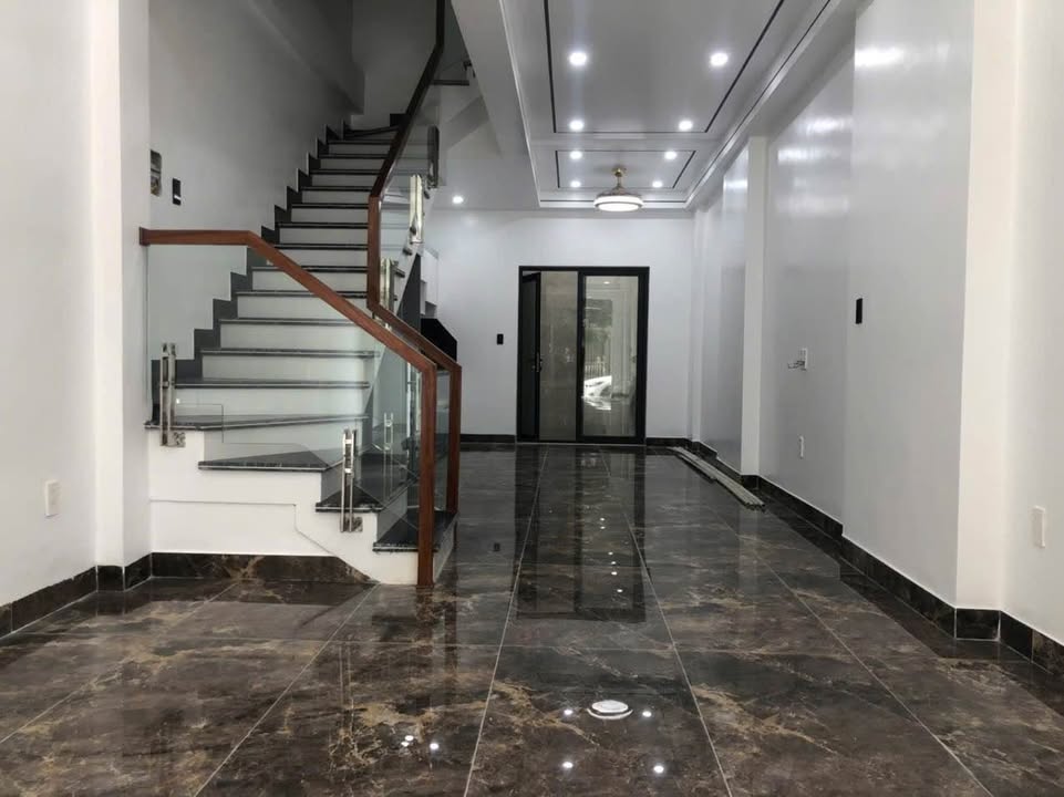 FrontHouse Đường Kiều Sơn - Văn Cao 55m² giá 6.2 tỷ - Đầy đủ công năng, tiện ích