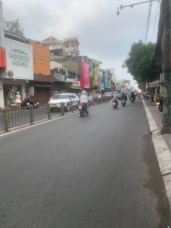 Nhà riêng Quận 3 - Cách Mạng Tháng Tám 65m² giá 7 tỷ - Vị trí đắc địa, đầu tư sinh lời!