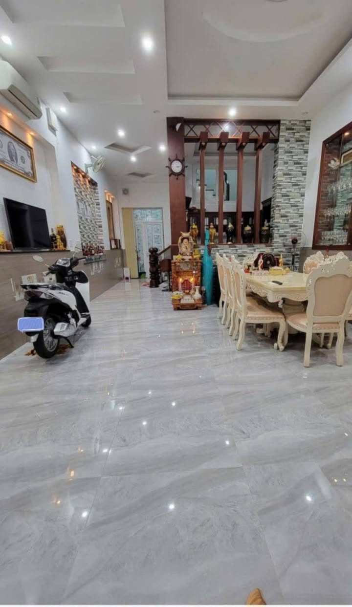 Nhà mới Lạc Long Quân, Quận 11, 78m² giá 12 tỷ - Sổ hồng chính chủ!