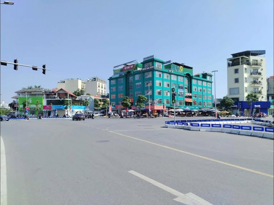 Nhà riêng Hồng Tiến, Ngọc Thụy 40m² giá thỏa thuận - Đẹp, hiện đại, thang máy!