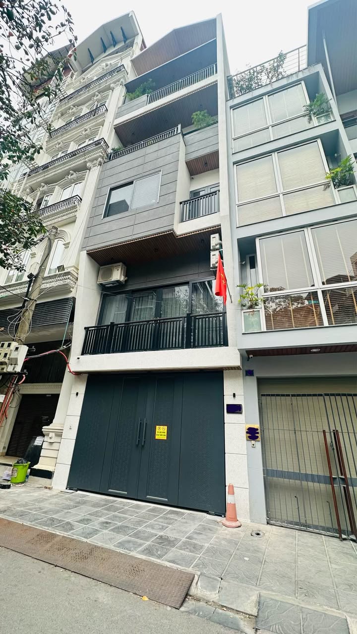 Nhà phố Mạc Thái Tổ, Cầu Giấy 70m² giá 30 tỷ - Đầu tư sinh lời ngay!