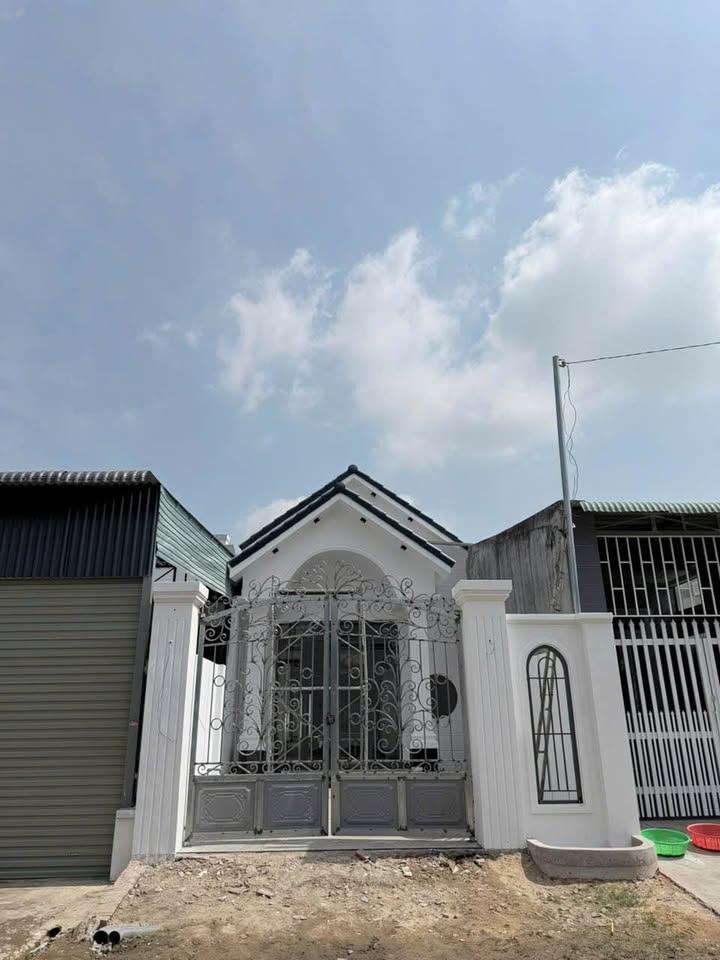 Nhà đẹp 5x28.5m tại Phường Hiệp Ninh, TP Tây Ninh - Giá 2.25 tỷ, chính chủ!