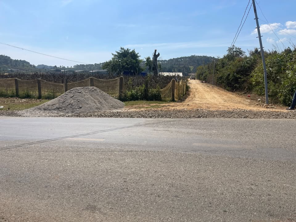 Đất mặt tiền đường nhựa Tà Hine 6000m² giá 9.2 tỷ - Tiềm năng đầu tư lớn!