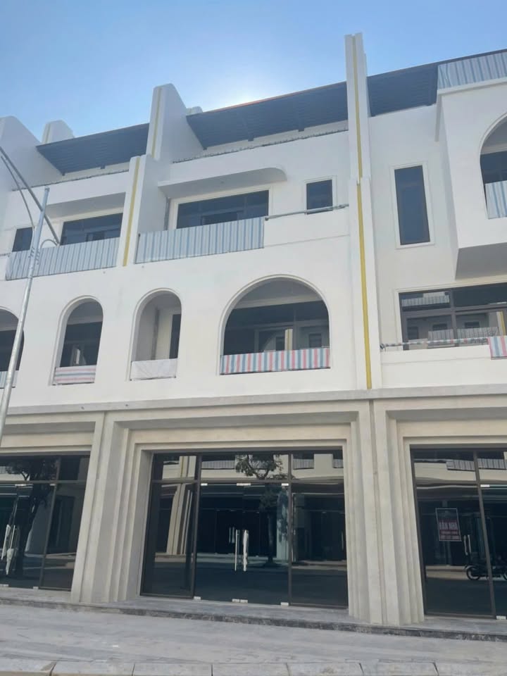 Townhouse Vaquarius Cửu Cao 90m² giá 13 tỷ - Vị trí đắc địa, đã nhận nhà!