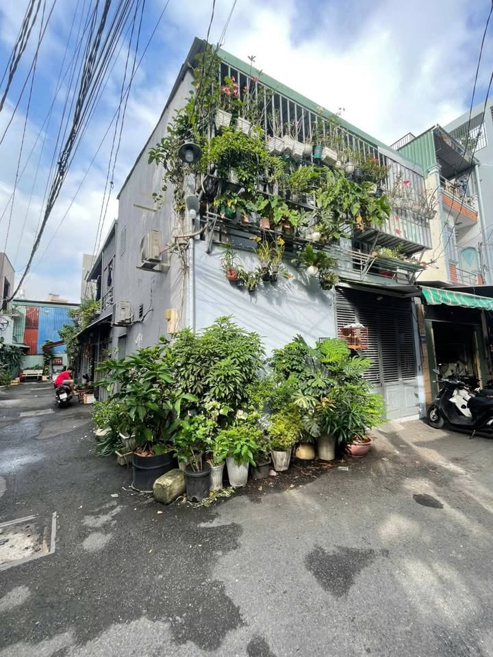 Bán nhà phố góc 2 mặt tiền Gò Dầu, Tân Quý, 91m² giá 10 tỷ - Khu vực sầm uất, dễ kinh doanh!