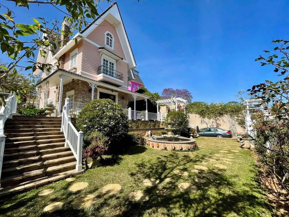 Bán biệt thự Đà Lạt 650m² giá 80 tỷ - Đầu tư sinh lời hấp dẫn!