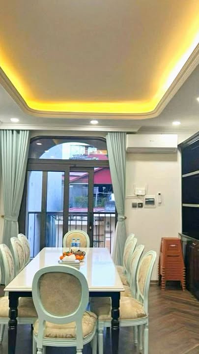 Nhà phố Vương Thừa Vũ, 45m², giá 16.5 tỷ - Thang máy, ô tô đỗ cửa