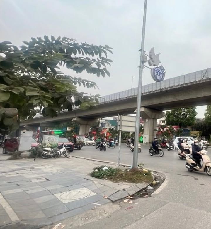 FrontHouse mặt phố Kinh Doanh Quận Hà Đông 30m² giá 11.2 tỷ - Đầu tư sinh lời ngay!