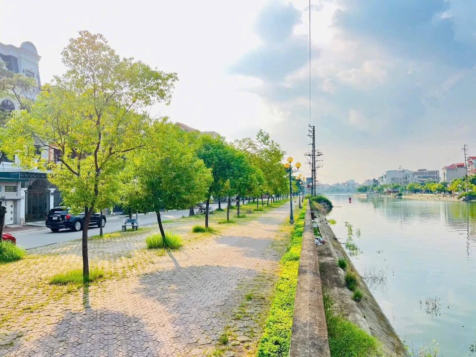 Biệt thự mặt tiền sông Lạc Long Quân 126m² giá 9.114 tỷ - Cơ hội đầu tư hấp dẫn!