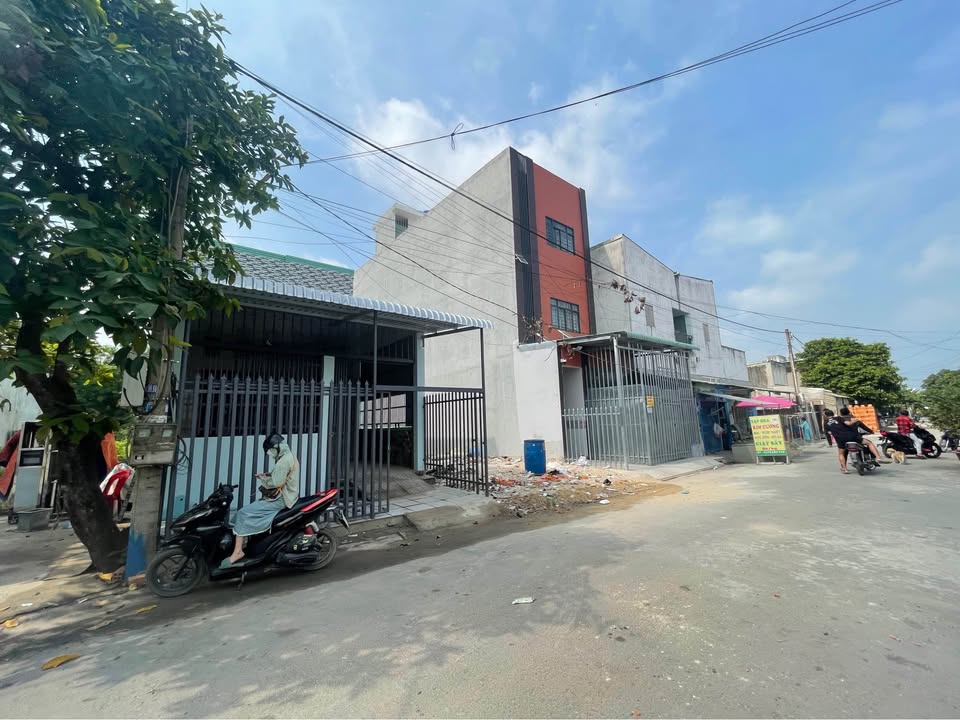 Nhà bán khu dân cư Tân Đức, 125m², giá 2.4 tỷ - Đầu tư sinh lời ngay!