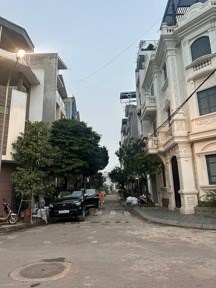 Đất đấu giá Ngũ Hiệp – Thanh Trì 72m² giá 9 tỷ - Mặt tiền vuông vắn, hạ tầng đồng bộ!