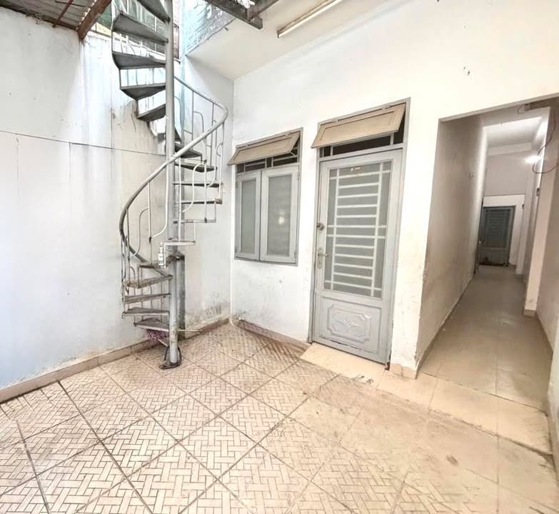 Nhà FrontHouse Lê Văn Sỹ Phú Nhuận 81m² giá 9.39 tỷ - Kinh doanh đa ngành tiềm năng!