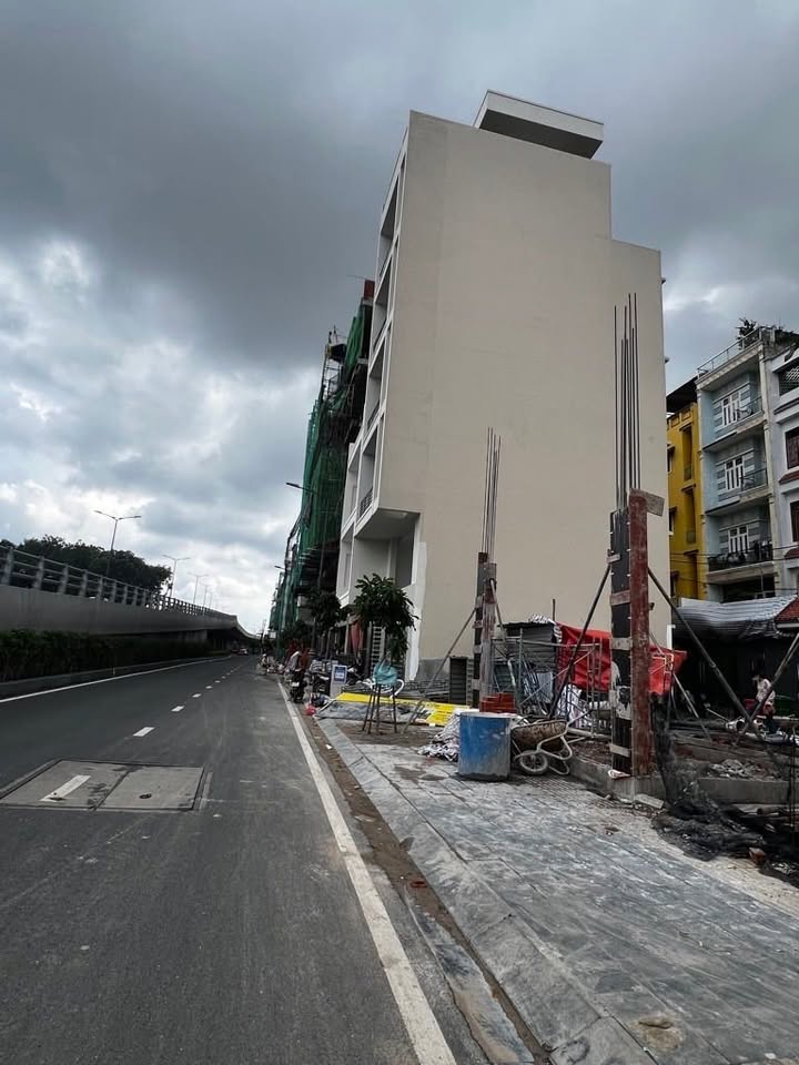 Đất trống mặt tiền C12, Quận Tân Bình, 50m² - Đầu tư lý tưởng với giấy phép xây dựng 7 tầng!