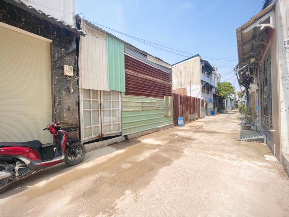 Nhà kho 300m² tại Hiệp Thành, Quận 12 giá 1,5 tỷ - Chính chủ sổ đỏ