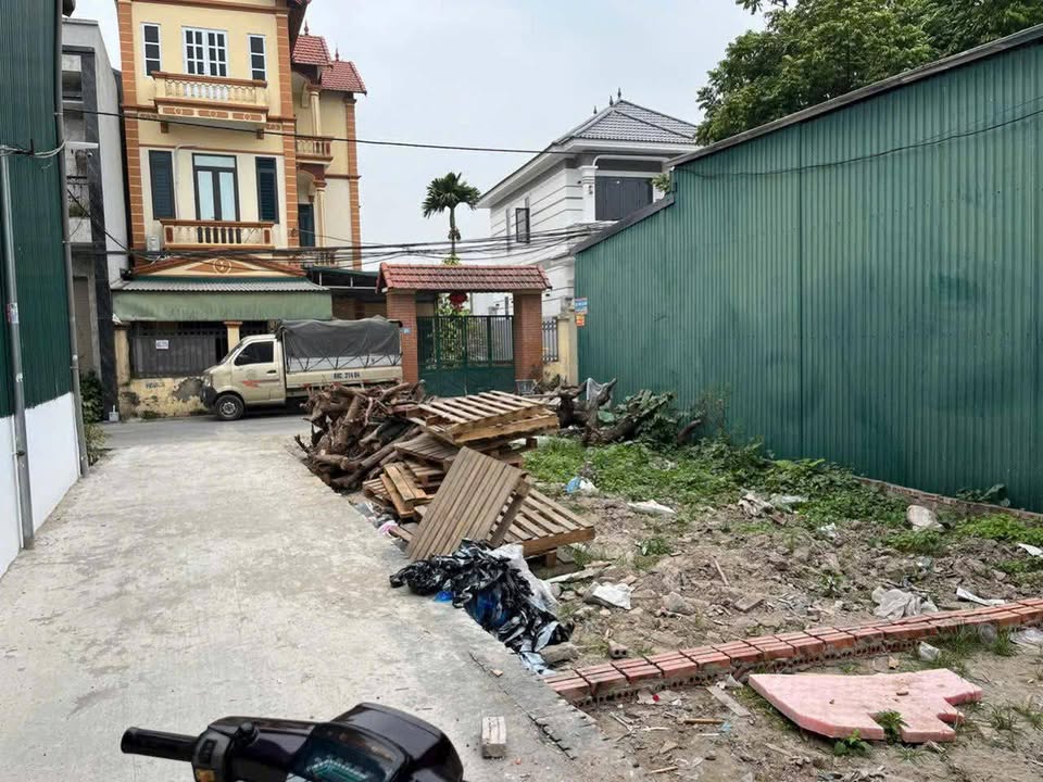 Đất nền Phường Long Biên 40m² giá 5.35 tỷ - Sổ đỏ chính chủ, ô tô tránh