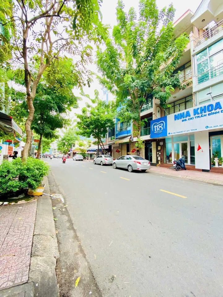 FrontHouse Lý Nam Đế, Quận 11, 61m² giá 14.5 tỷ - Mặt tiền kinh doanh đắc địa!