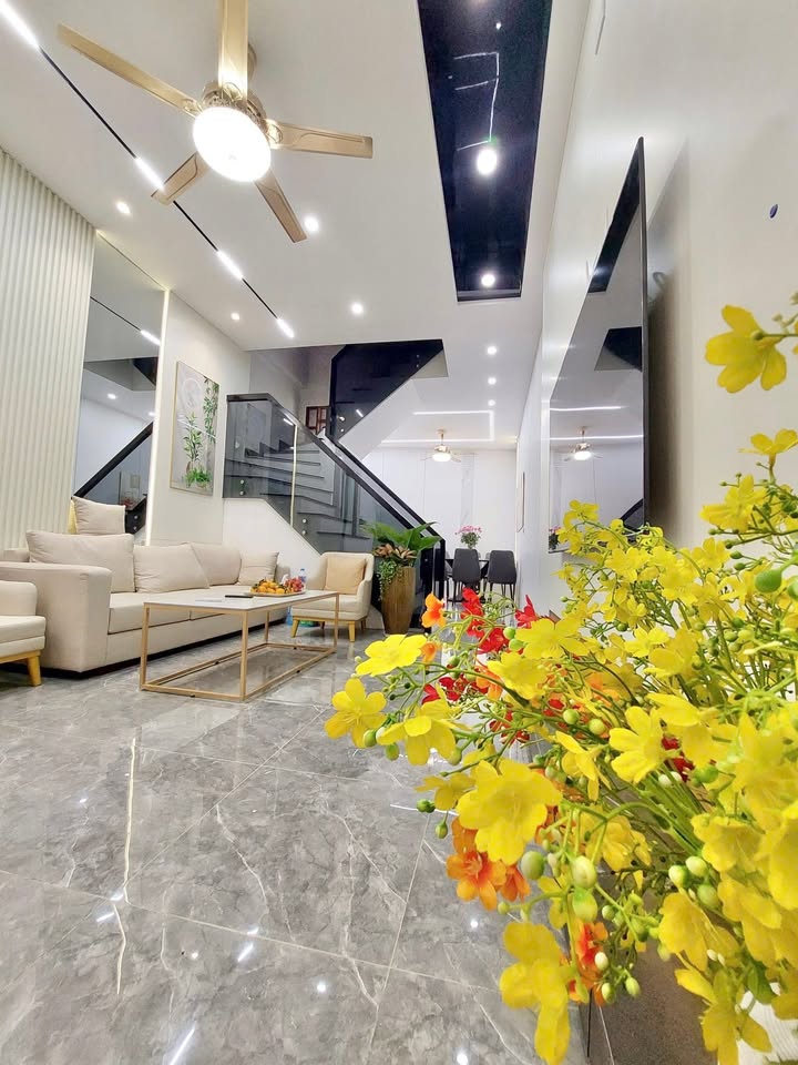 Nhà phố Hoàng Văn Thái, 42m² giá thỏa thuận - Ô tô đỗ cửa, sẵn sàng ở ngay!