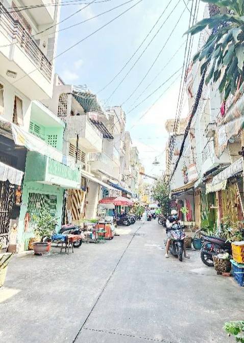 Nhà phố Quận 11 - Hẻm xe hơi 10m, 70m² giá 6 tỷ - Pháp lý rõ ràng
