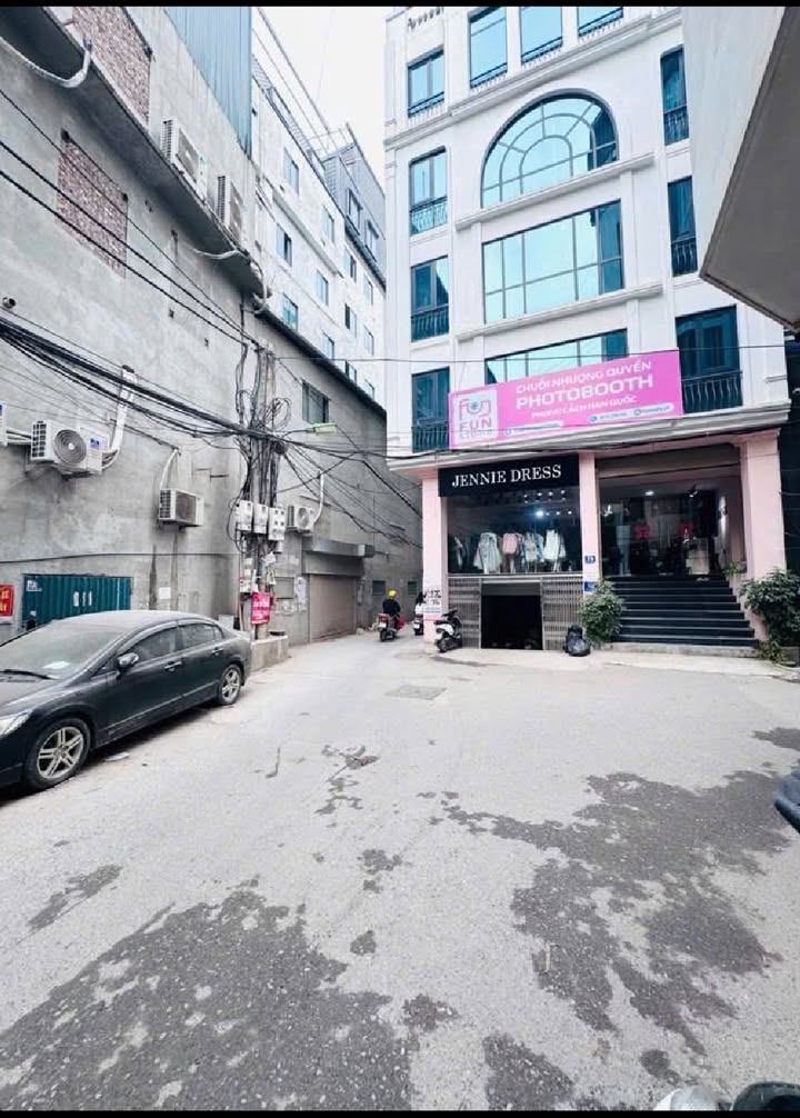 Nhà riêng Cầu Giấy 36m² giá 10 tỷ - Vị trí đẹp, gần công viên!