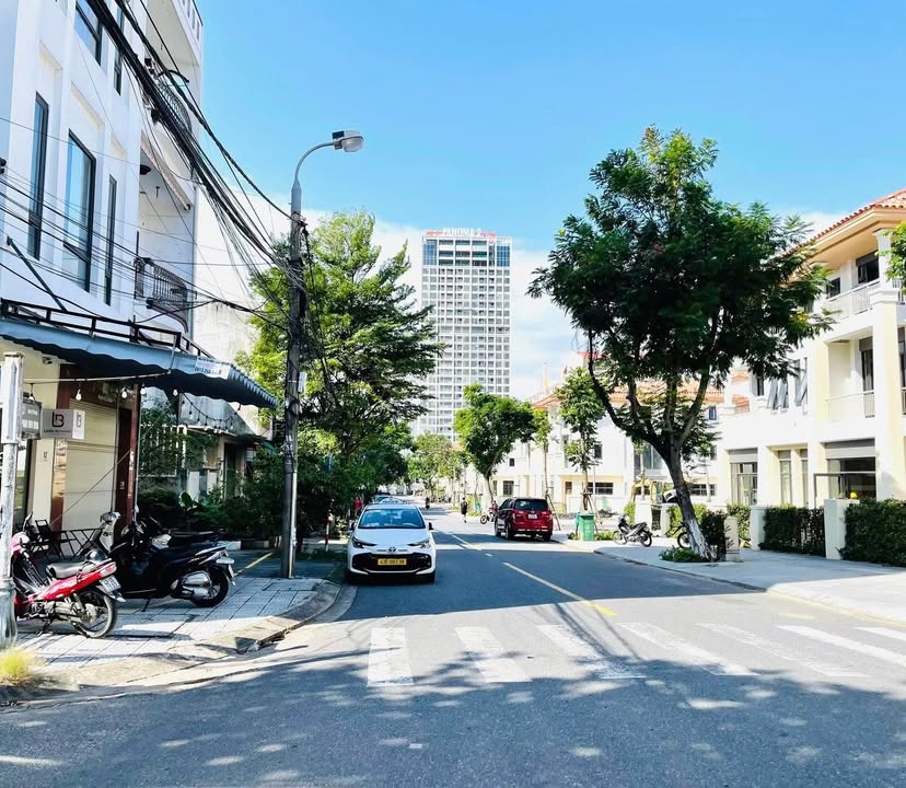 Bán nhà mặt tiền đường Nguyễn Đôn Tiết, Hải Châu 81m² giá 9.2 tỷ - Vị trí đắc địa gần chợ Đống Đa!