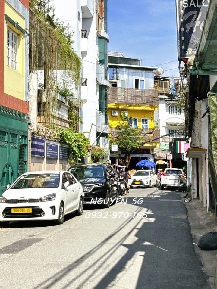 Nhà 4 tầng Phan Xích Long 40m² giá 10 tỷ - Đầu tư sinh lời cao!