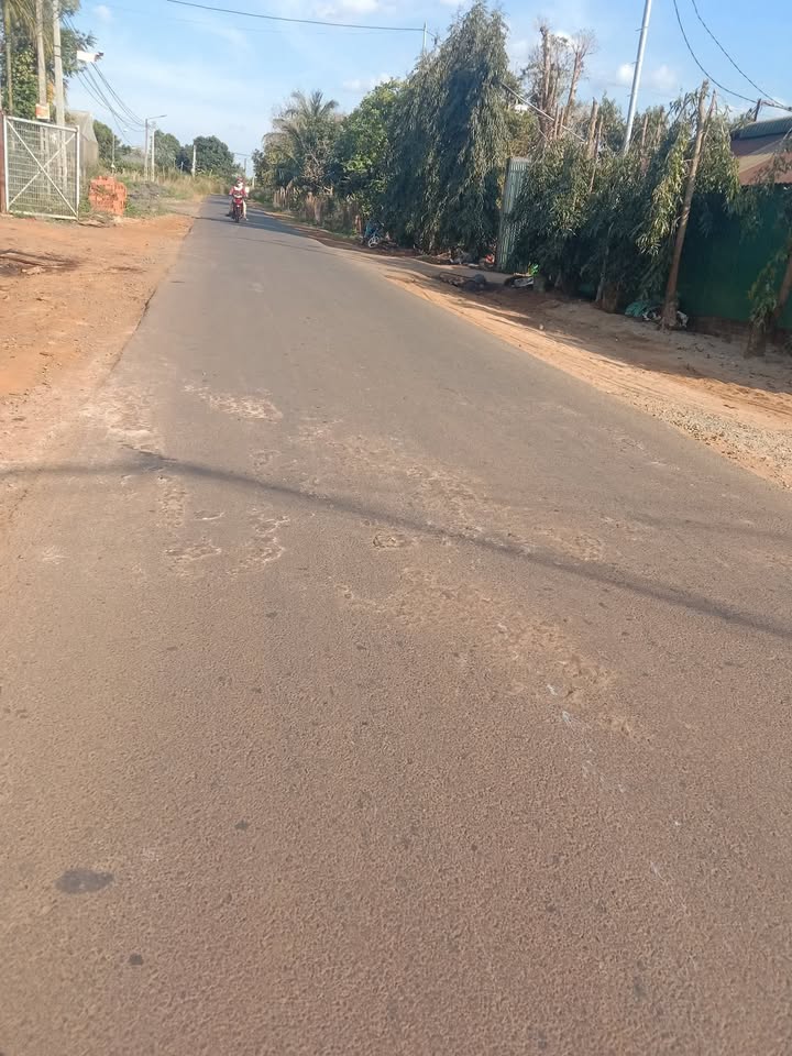 Đất mặt tiền đường nhựa liên xã Cư Né 680m² giá 1.6 tỷ - Khu dân cư đông đúc