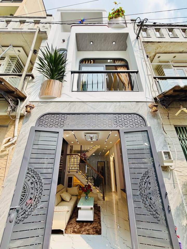 Nhà đẹp Phường 8 Gò Vấp 42m² giá 5.38 tỷ - Nội thất mới sang trọng!