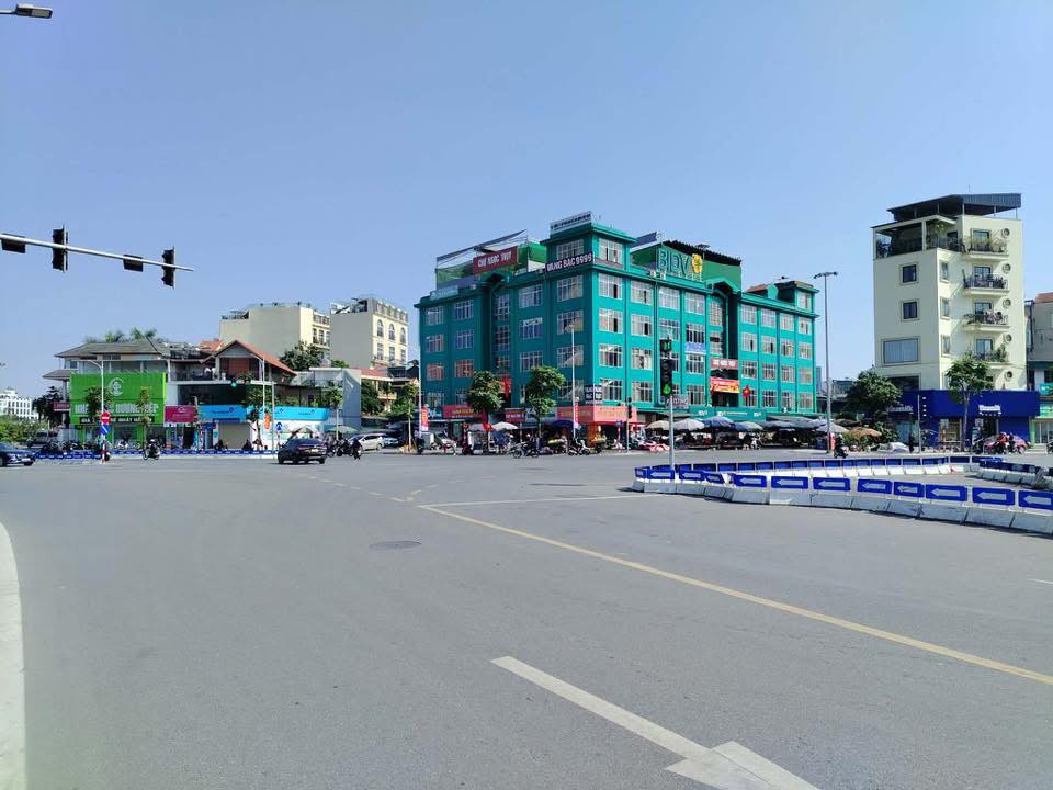 Nhà phố Hồng Tiến, Ngọc Thụy, 40m² - Thiết kế hiện đại, thang máy