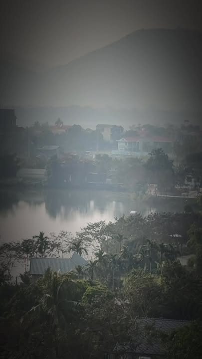 Đất nền xã Ba Vì 1000m² giá 2 tỷ - Sổ đỏ chính chủ, view hồ tuyệt đẹp!