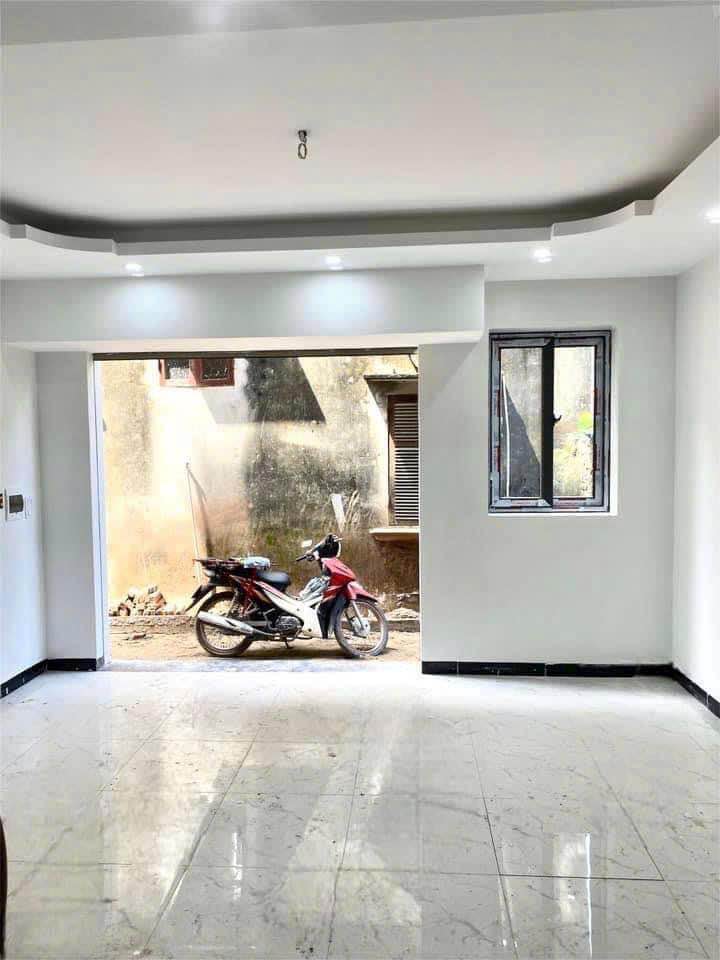 Nhà 4 tầng đường thông ô tô đỗ gần 40m² tại Nam Từ Liêm - Giá 4 tỷ có thương lượng!