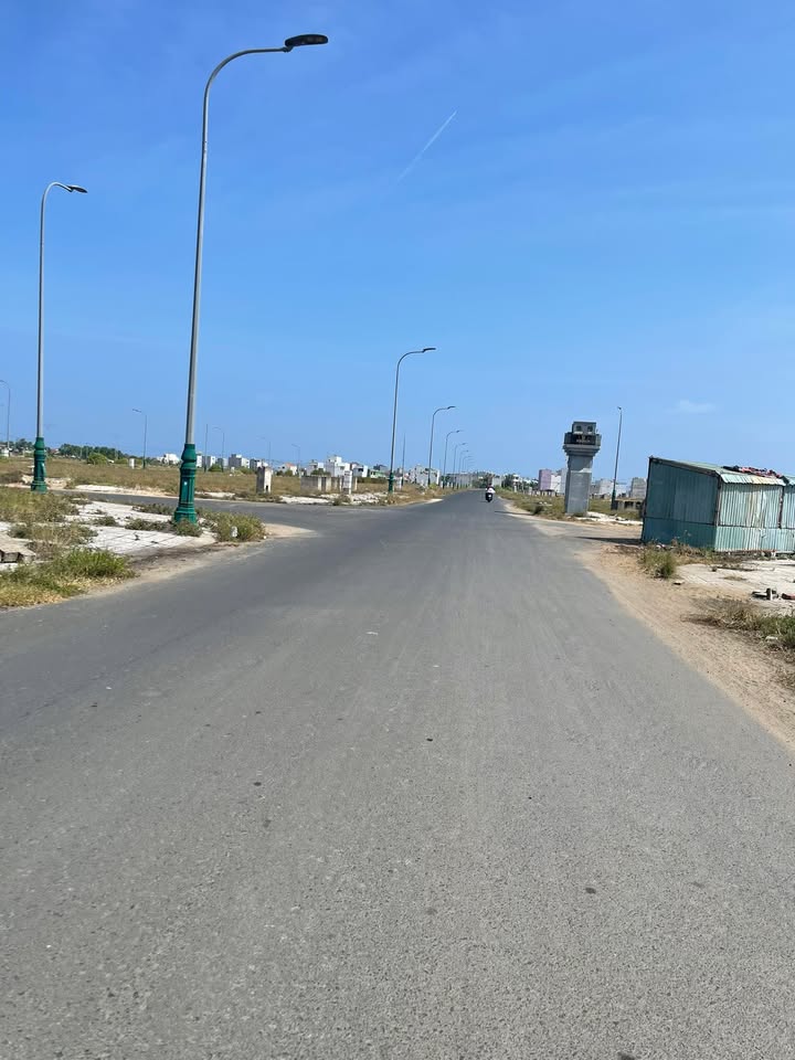 Đất nền khu LK sân bay Phú Thạnh 80m² giá chỉ 1.8 tỷ - Sổ hồng chính chủ!