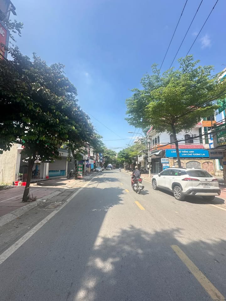 Nhà mặt phố Quang Trung, Sơn Tây 120m² giá 12 tỷ - Tiềm năng kinh doanh vượt trội!