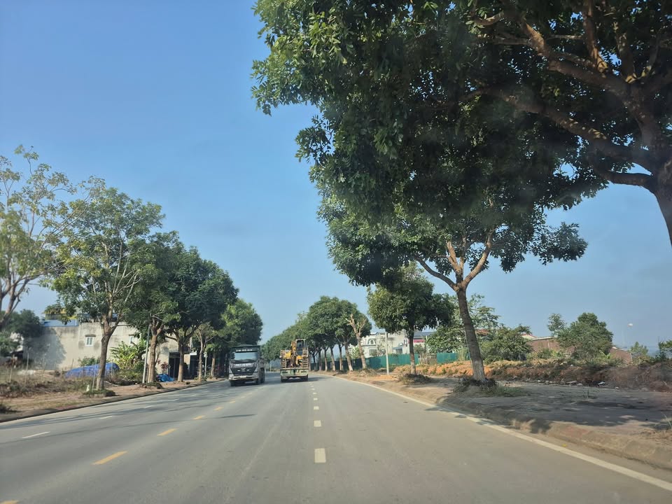 Đất nền Lào Cai 101m² giá 2.18 tỷ - Sổ đỏ chính chủ, hướng Tây Nam!