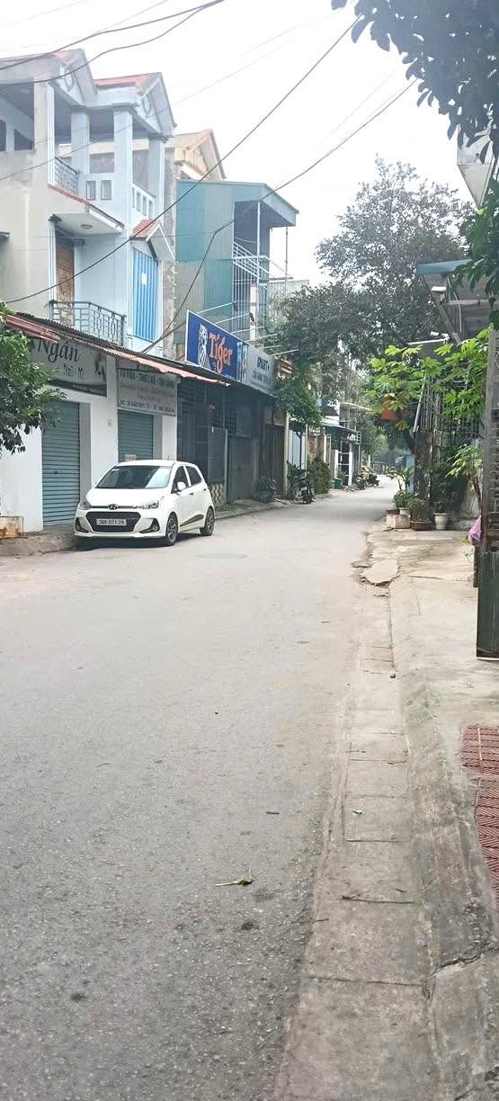 Nhà 3 tầng Phường Trường Sơn 90m² giá 2 tỷ - Ô tô vào tận nhà!