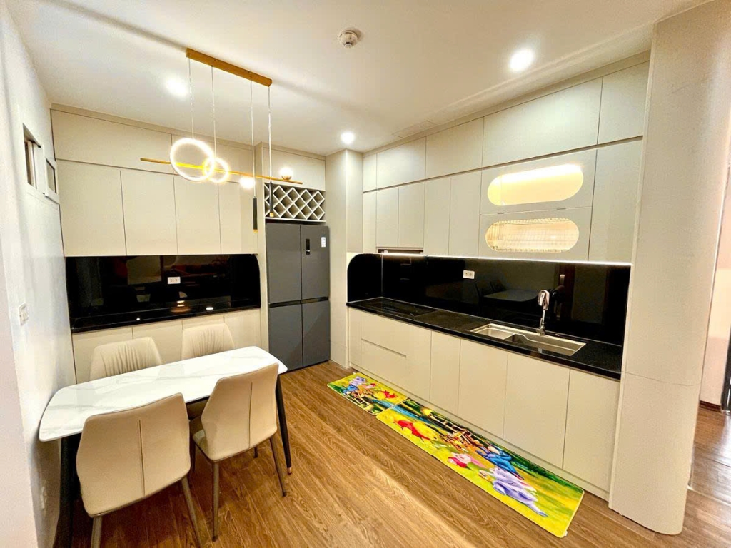 Nhà mặt phố Hàng Quạt, Hoàn Kiếm 68m² giá 32 tỷ - Vị trí kinh doanh đắc địa!