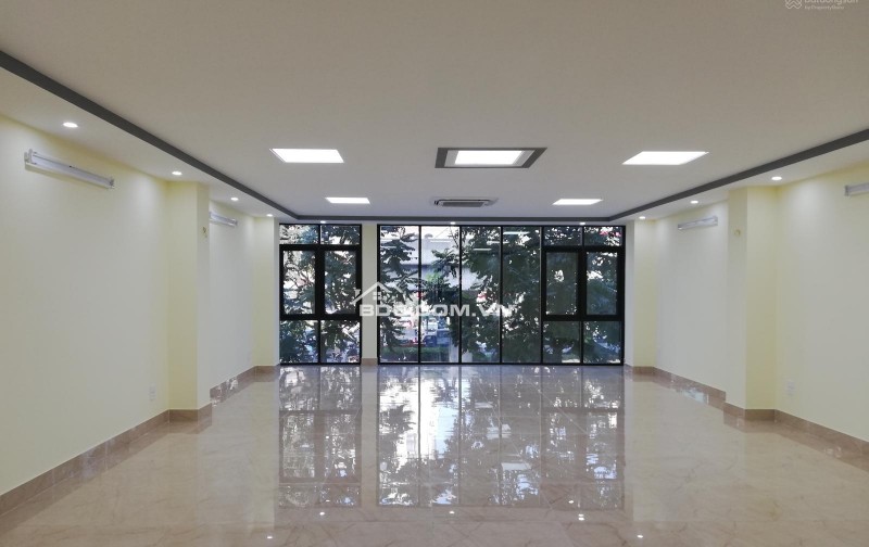 Cho thuê văn phòng mặt phố 47 Khuất Duy Tiến 120m² - Ưu đãi 50% tháng đầu!