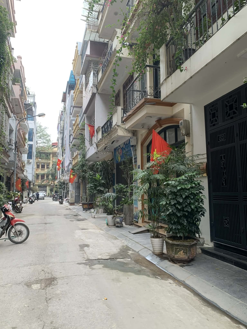 Bán nhà phân lô KĐT Định Công, Hoàng Mai 82m² giá 36 tỷ - Kinh doanh đỉnh!