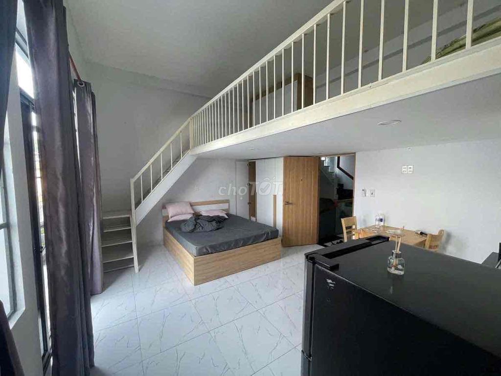 Phòng Gác Cao Quận 4 50m² giá 7.2 triệu - Full nội thất, ban công rộng thoáng!