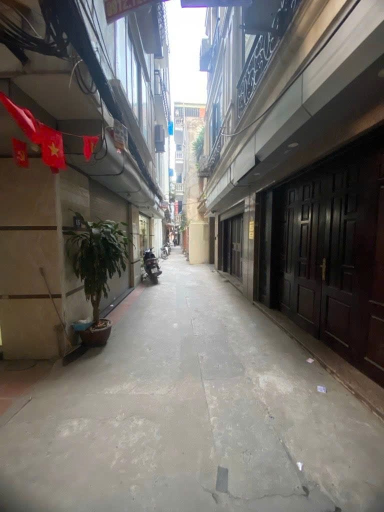 Bán nhà Đội Cấn Ba Đình 26m² giá 8.7 tỷ - Ngõ thông kinh doanh, ô tô vào nhà!