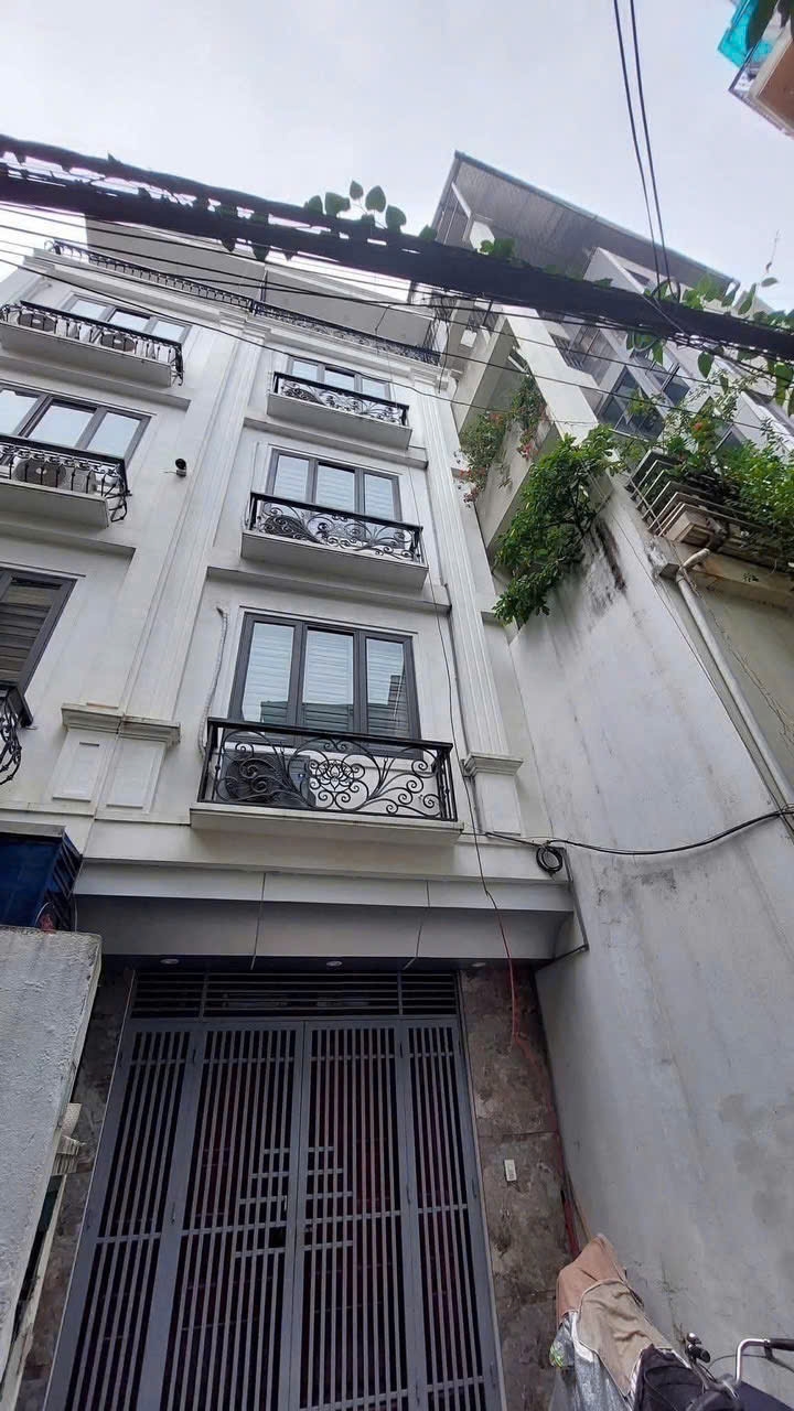 Bán nhà Đống Đa 36m² giá 11.6 tỷ - Ngõ rộng thoáng sáng, 50m ra phố Xã Đàn!