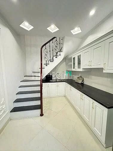 Nhà đẹp ngõ Cát Linh, Đống Đa 30m² giá 5.8 tỷ - Sẵn sàng vào ở ngay!