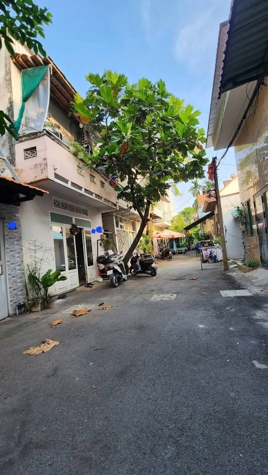 Nhà cho thuê đường Linh Đông, Thủ Đức - 70m², sân để ô tô, giá 7.5 triệu