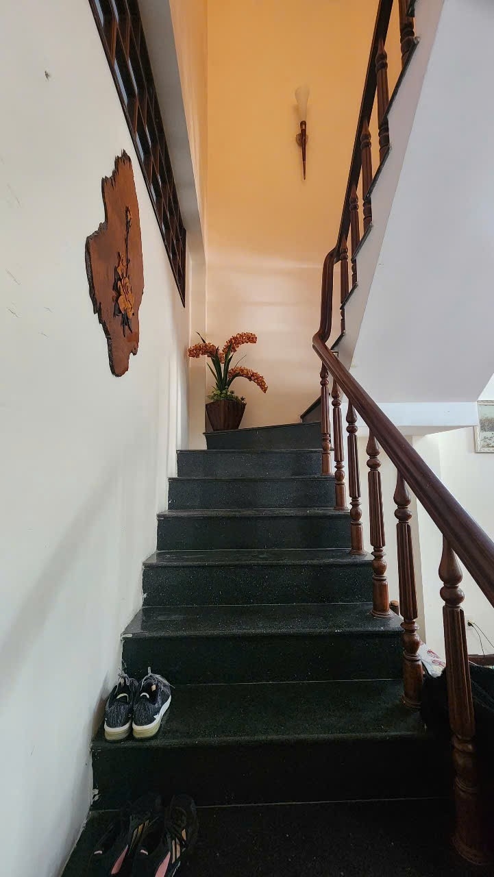 Nhà 2 tầng Ông Ích Khiêm 66m² giá 5.3 tỷ - Yên tĩnh, gần bãi tắm!