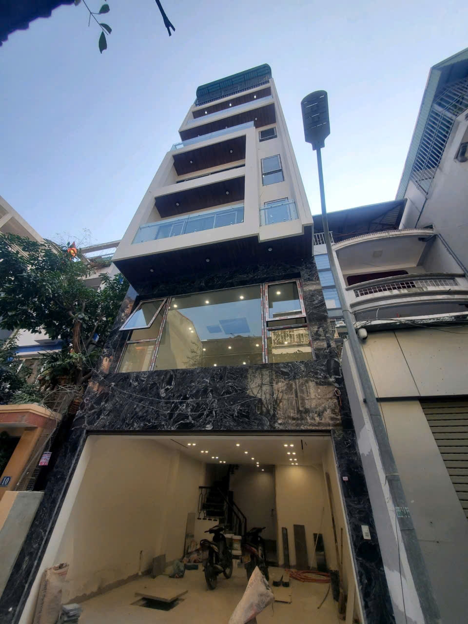 Nhà phố Nguyễn Văn Cừ, Long Biên 50m² giá 20.2 tỷ - Sẵn sàng đón Tết!