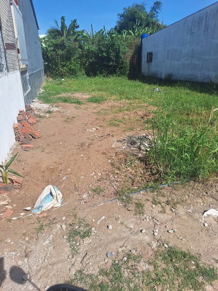 Đất nền xã An Bình Tây, huyện Ba Tri 102m² giá 379 triệu - Sổ đỏ chính chủ sẵn sang tên!