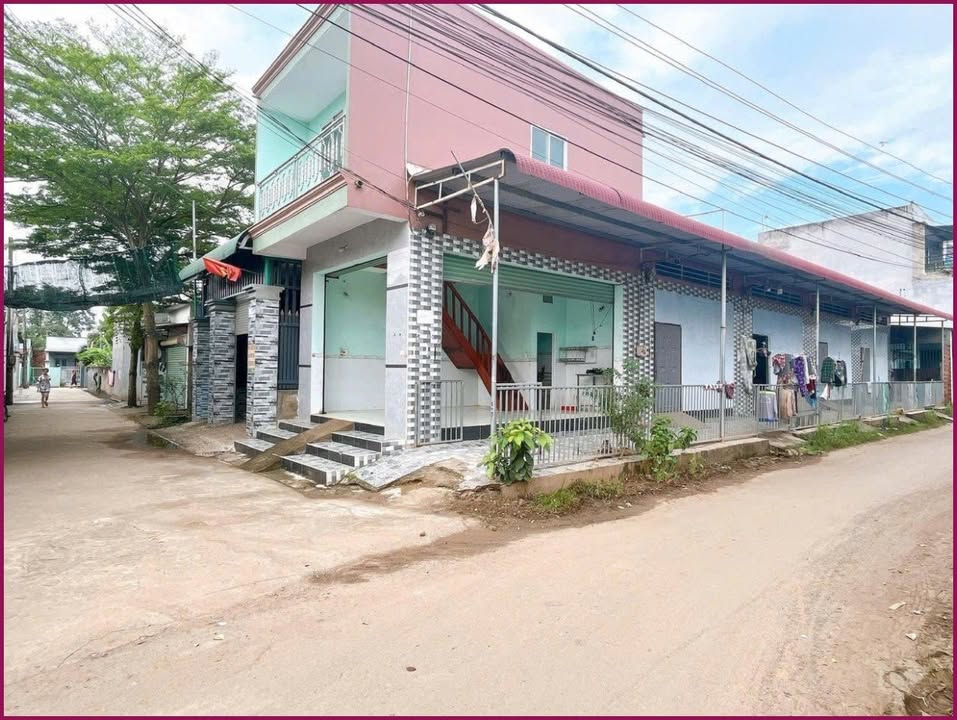 Nhà FrontHouse 136m² Xã Trảng Bom, Đồng Nai - Lô góc 2 mặt tiền, giá chỉ 2.4 tỷ!