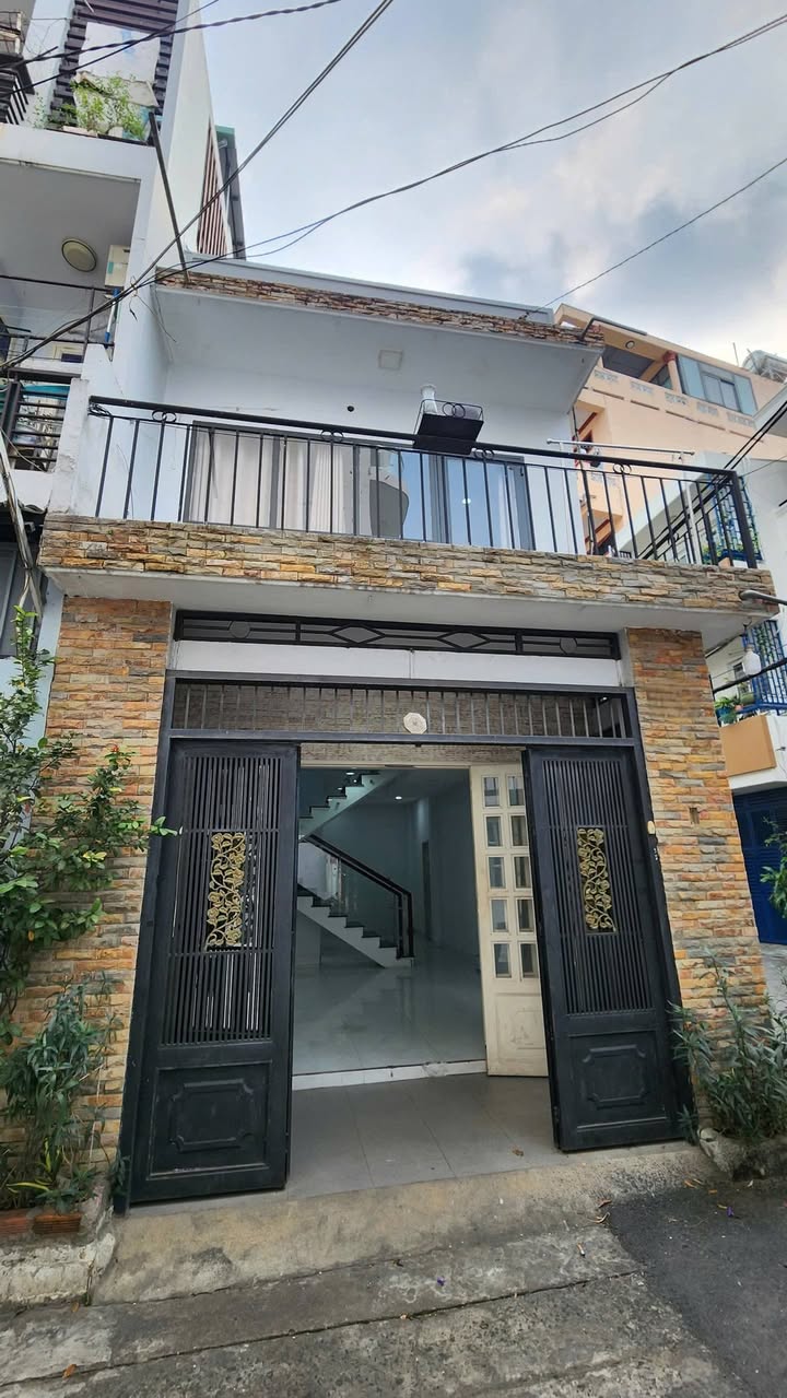 Nhà phố Gò Vấp 45m² giá 6 tỷ - Đẹp, ở ngay với nội thất đầy đủ!